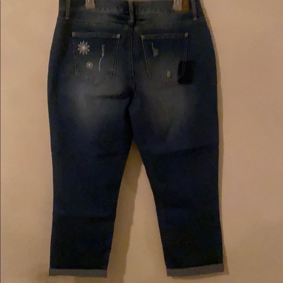 Blue wash jeans - Picture 2 of 6